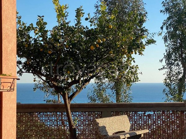 casa indipendente in vendita a Roccella Ionica