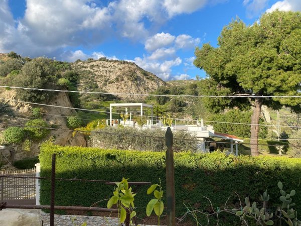casa indipendente in vendita a Roccella Ionica in zona Randacoli