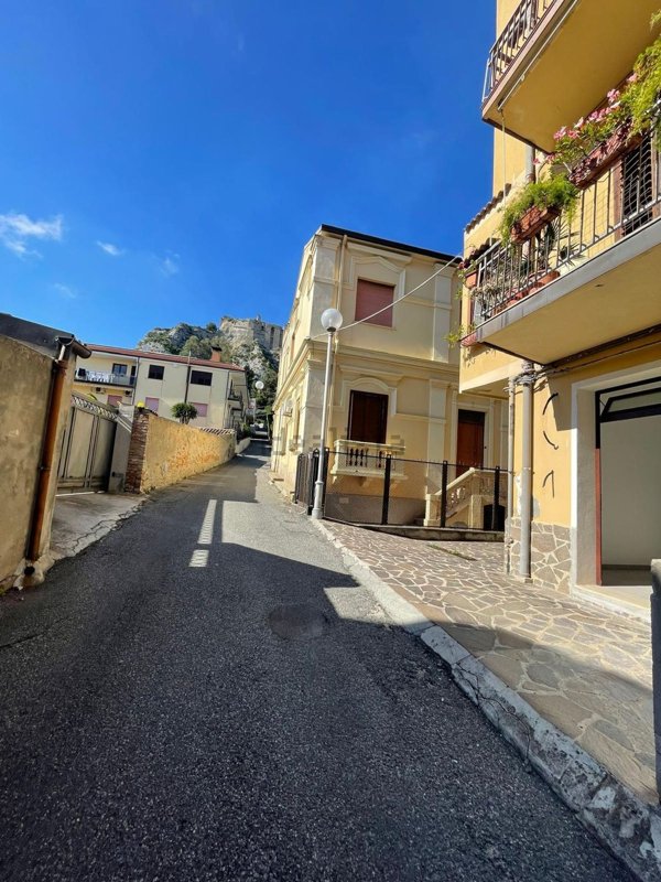 appartamento in vendita a Roccella Ionica