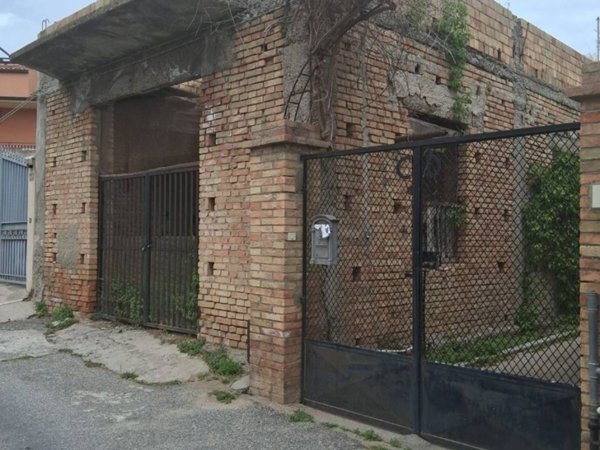 casa indipendente in vendita a Roccella Ionica