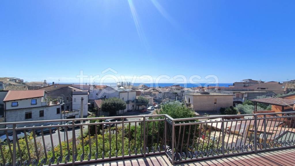 casa indipendente in vendita a Roccella Ionica