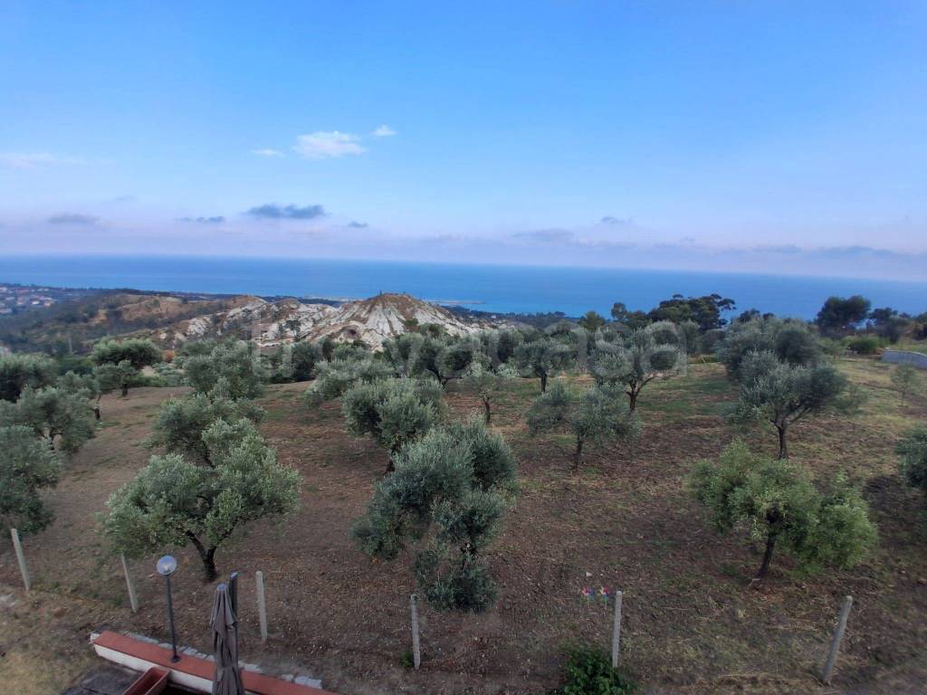 casa indipendente in vendita a Roccella Ionica