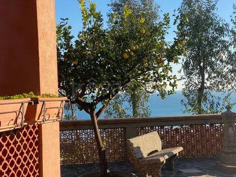 casa indipendente in vendita a Roccella Ionica