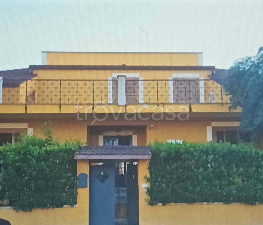 casa indipendente in vendita a Rosarno