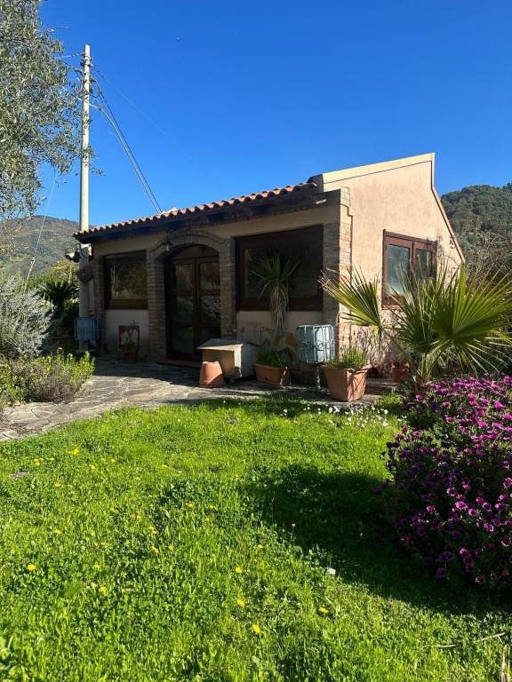 casa indipendente in vendita a San Lorenzo