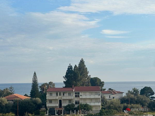 casa indipendente in vendita a San Lorenzo