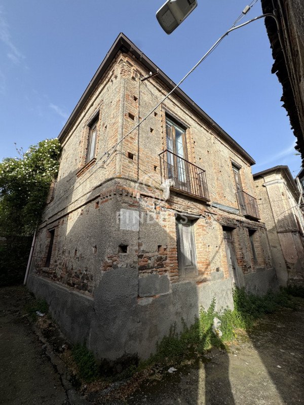 casa indipendente in vendita a San Lorenzo