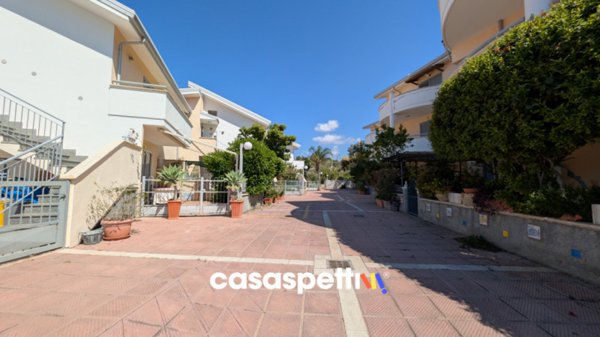 casa indipendente in vendita a San Lorenzo