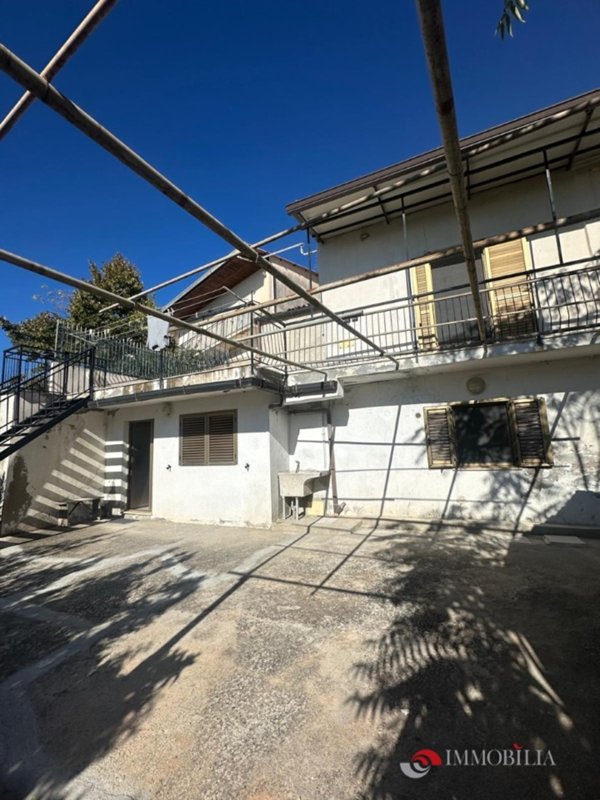 casa indipendente in vendita a San Lorenzo