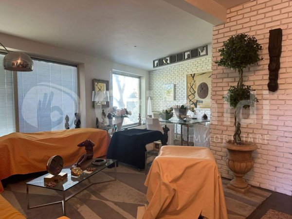 casa indipendente in vendita a San Lorenzo