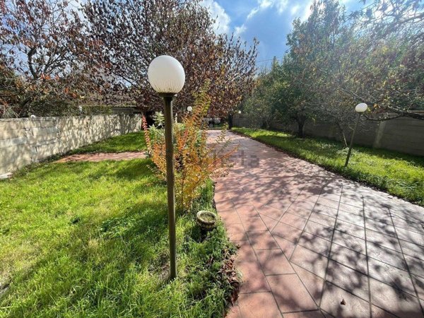 casa indipendente in vendita a San Roberto