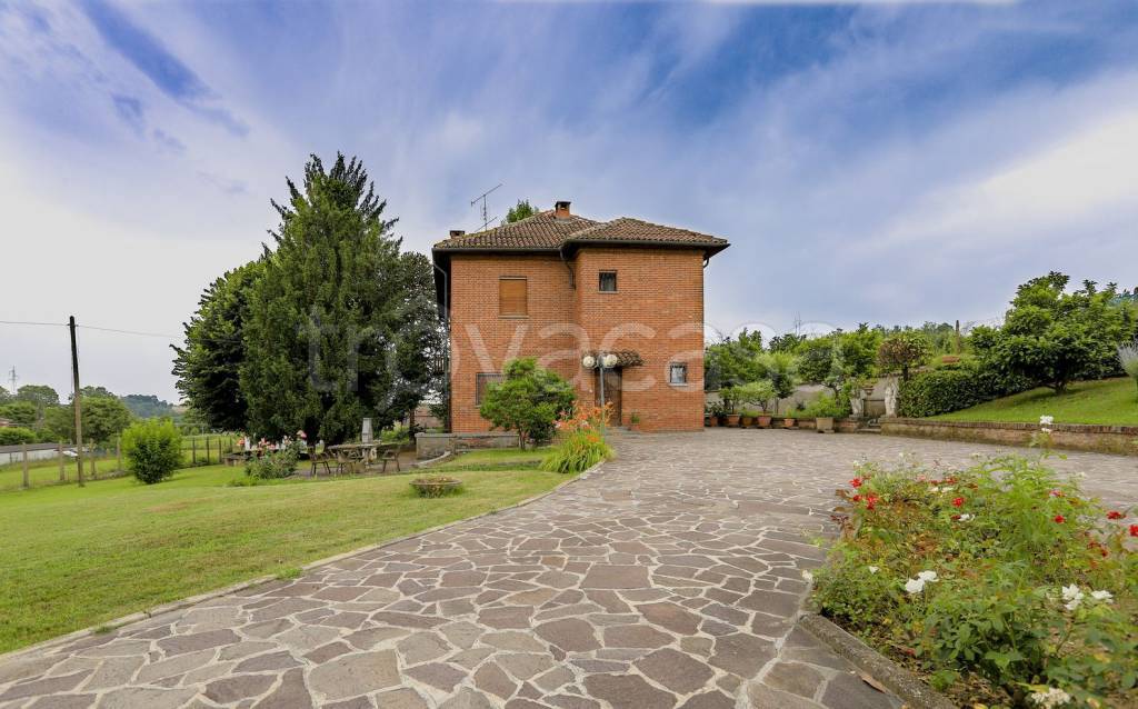 casa indipendente in vendita ad Asti in zona San Grato