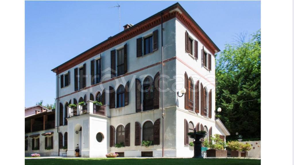 intera palazzina in vendita ad Asti in zona Variglie