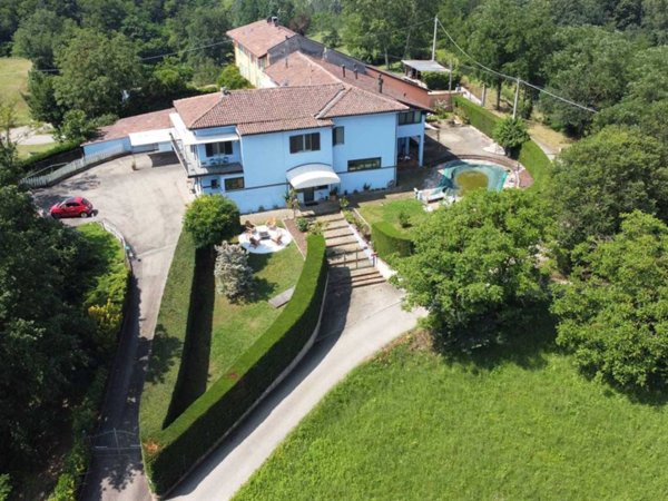 casa indipendente in vendita ad Asti in zona Montegrosso