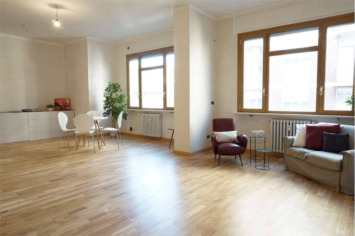 appartamento in vendita ad Asti in zona Corso Dante