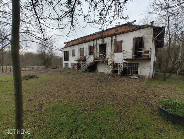 casa indipendente in vendita ad Asti in zona Valgera