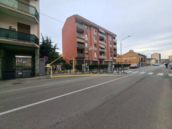 casa indipendente in vendita ad Asti in zona Pilone