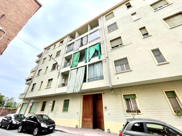 appartamento in vendita ad Asti in zona Quarto