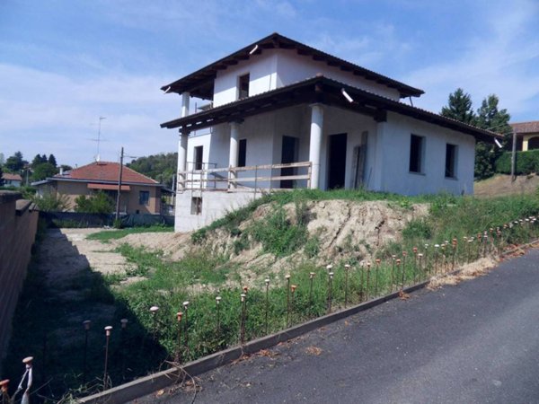 casa indipendente in vendita ad Asti in zona Stazione di Portacomaro