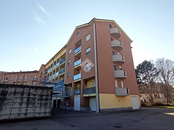 appartamento in vendita ad Asti in zona Quarto