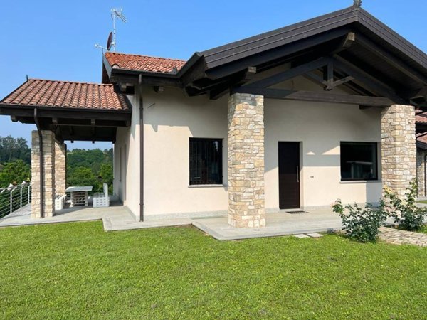 casa indipendente in vendita ad Asti in zona Valleandona