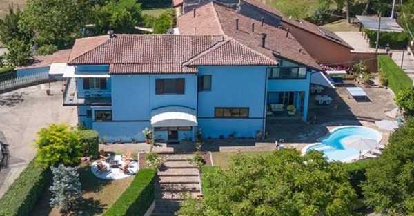 casa indipendente in vendita ad Asti in zona Casabianca
