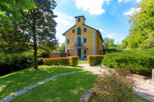 casa indipendente in vendita ad Asti in zona Variglie