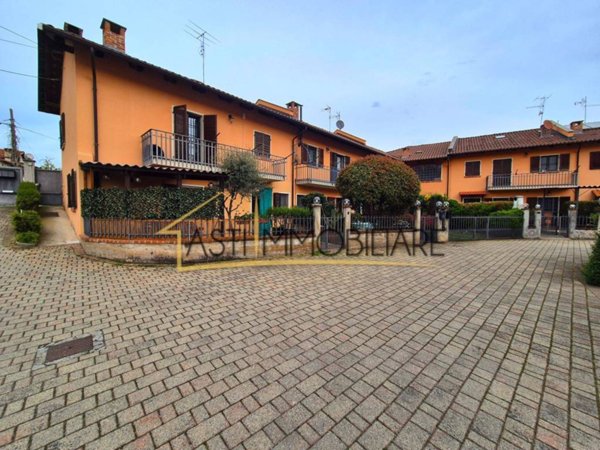 casa indipendente in vendita ad Asti in zona Bramairate