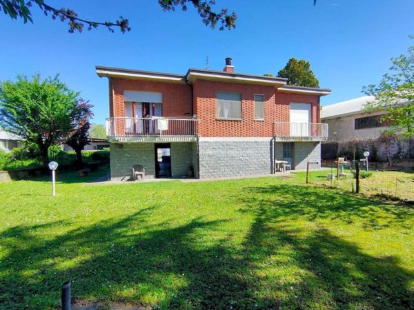 casa indipendente in vendita ad Asti in zona Trincere