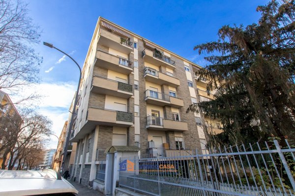 appartamento in vendita ad Asti in zona Quarto