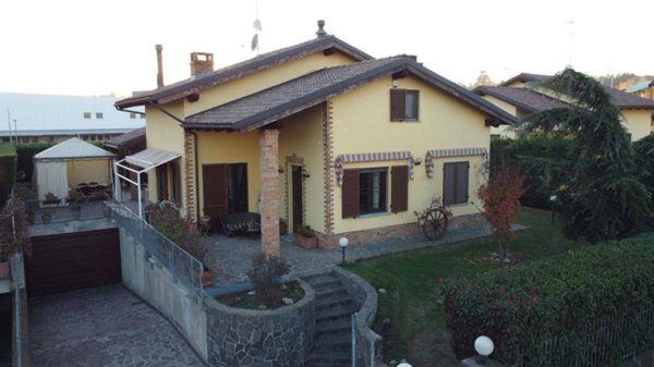 casa indipendente in vendita ad Asti