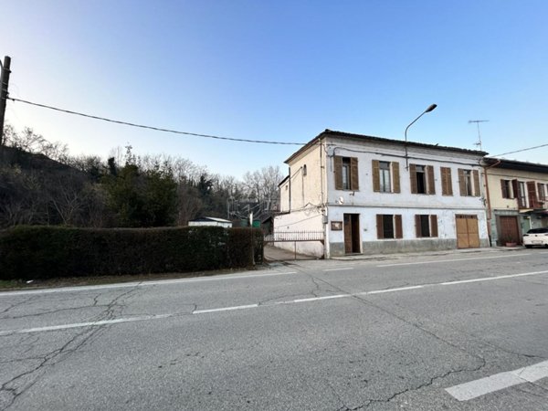 casa indipendente in vendita ad Asti in zona Quarto