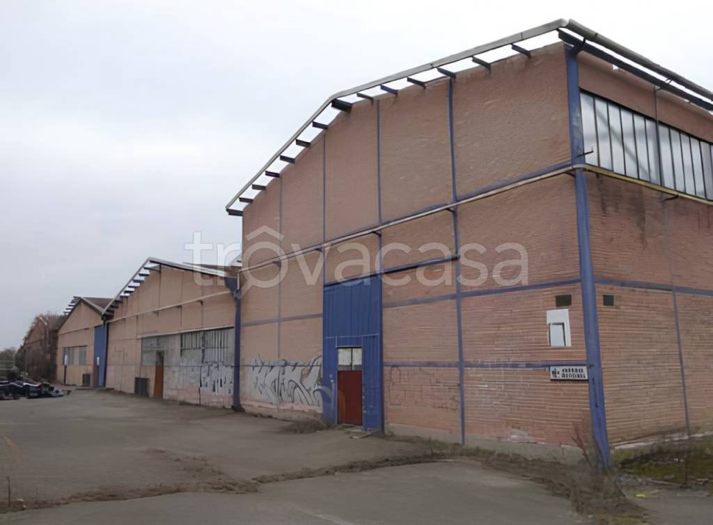 locale commerciale in vendita ad Asti in zona Madonna di Caniglie