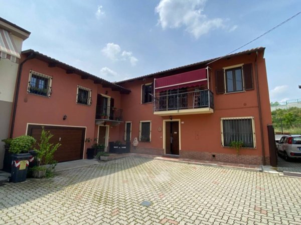 casa indipendente in vendita ad Asti in zona Centro Città