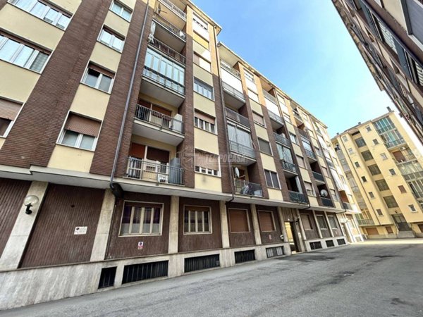 appartamento in vendita ad Asti in zona Pilone