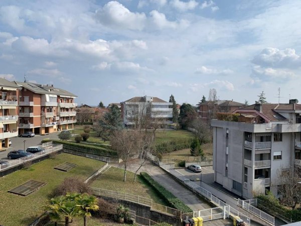 appartamento in vendita ad Asti in zona Quarto