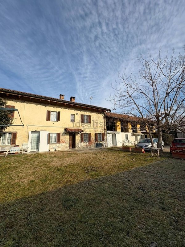 casa indipendente in vendita ad Asti in zona Corso Casale