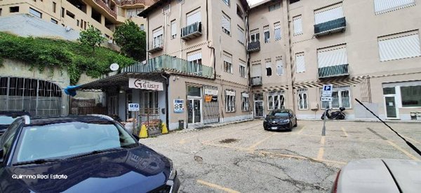 locale commerciale in vendita ad Asti