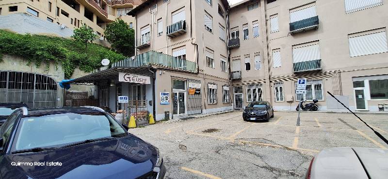 locale commerciale in vendita ad Asti