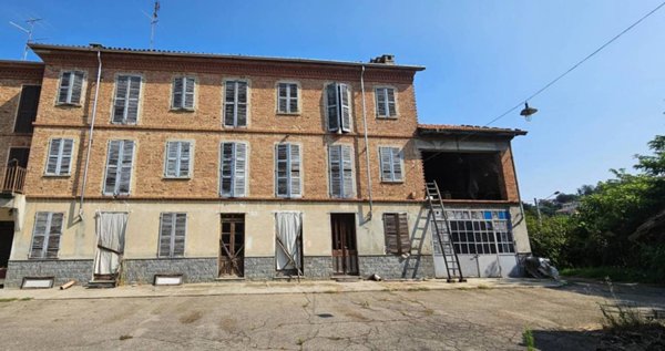 casa indipendente in vendita ad Asti in zona Valenzani