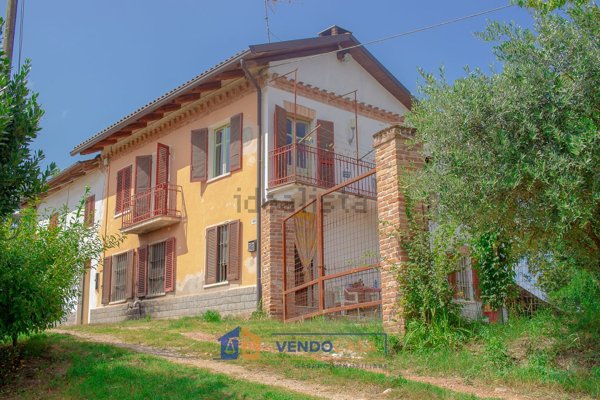 casa indipendente in vendita ad Asti