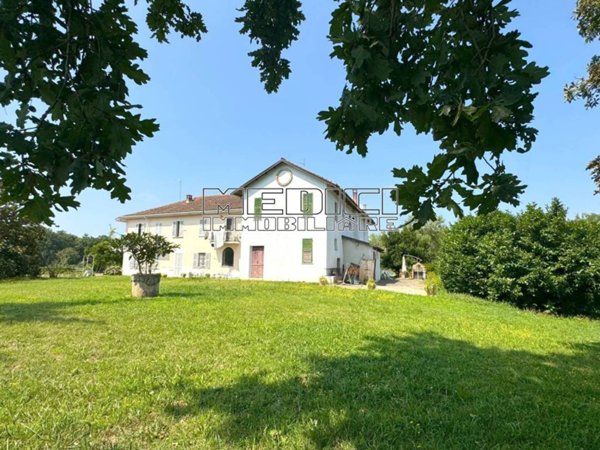 casa indipendente in vendita ad Asti in zona Valmanera