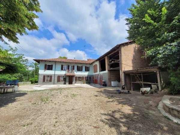 casa indipendente in vendita ad Asti in zona Centro Città