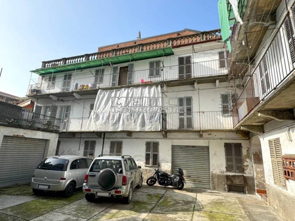 casa indipendente in vendita ad Asti in zona Centro Città