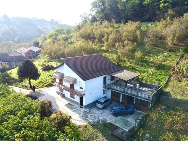 casa indipendente in vendita ad Asti in zona Variglie