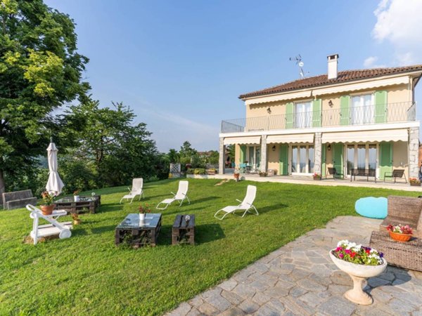 casa indipendente in vendita ad Asti in zona Quarto