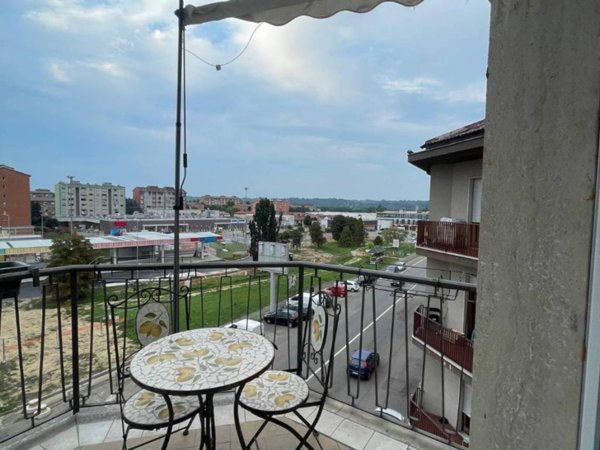 appartamento in vendita ad Asti in zona Quarto