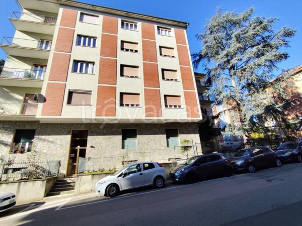 appartamento in vendita ad Asti in zona Manzoni