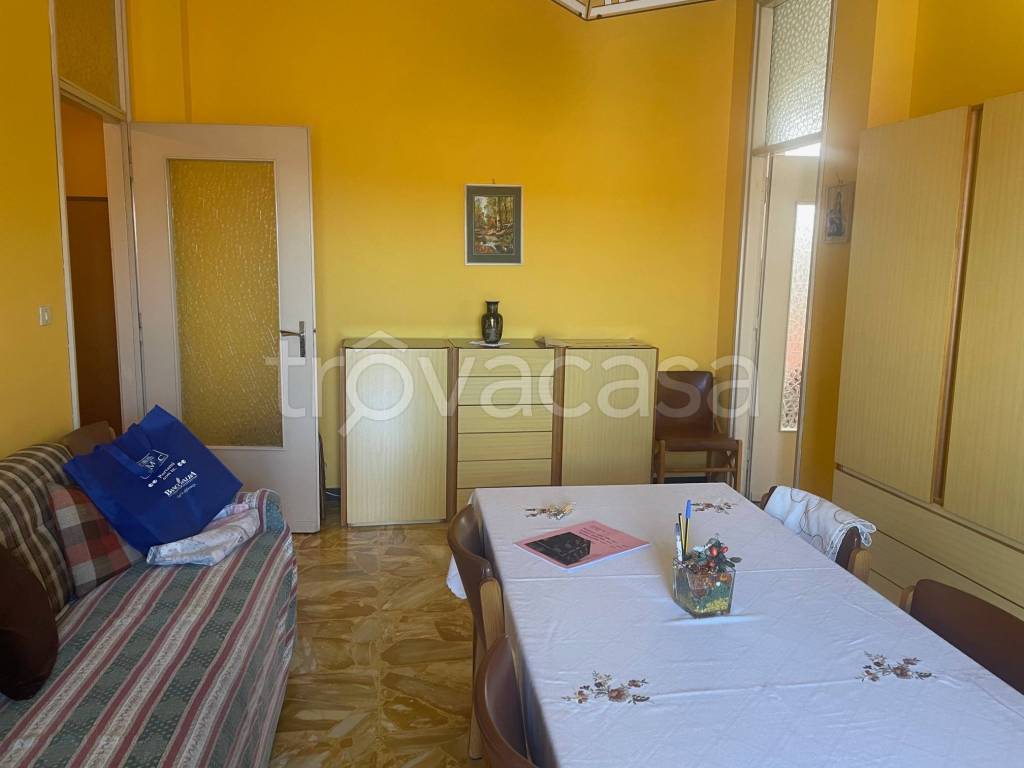 appartamento in vendita ad Asti in zona Pilone