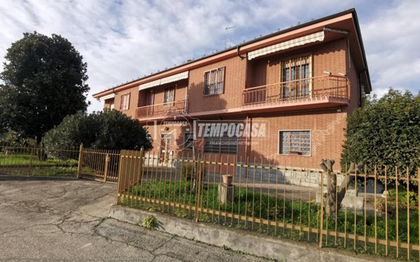casa indipendente in vendita ad Asti in zona Centro Città